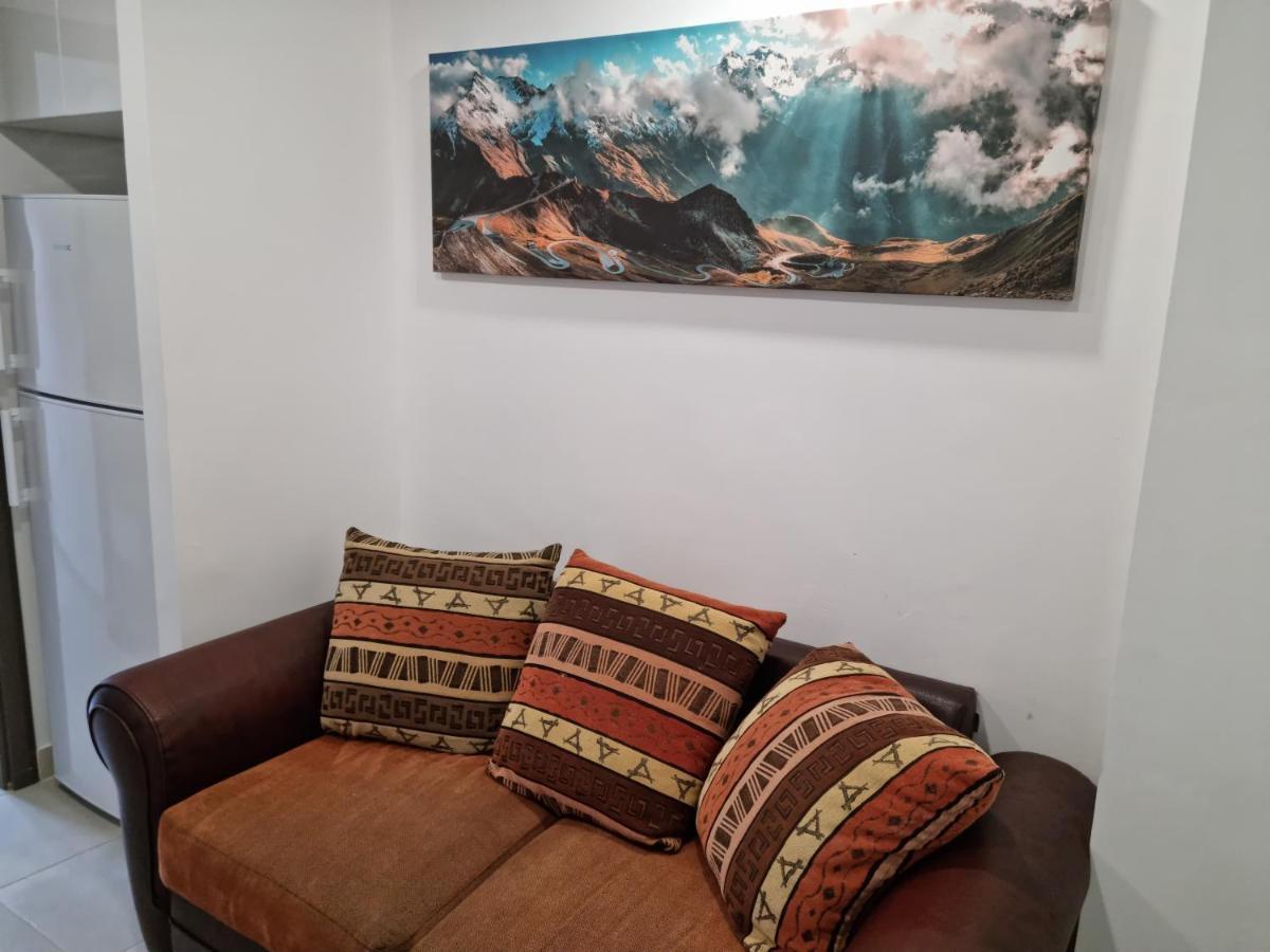Timpuri Noi Studio Apartman Bukarest Kültér fotó